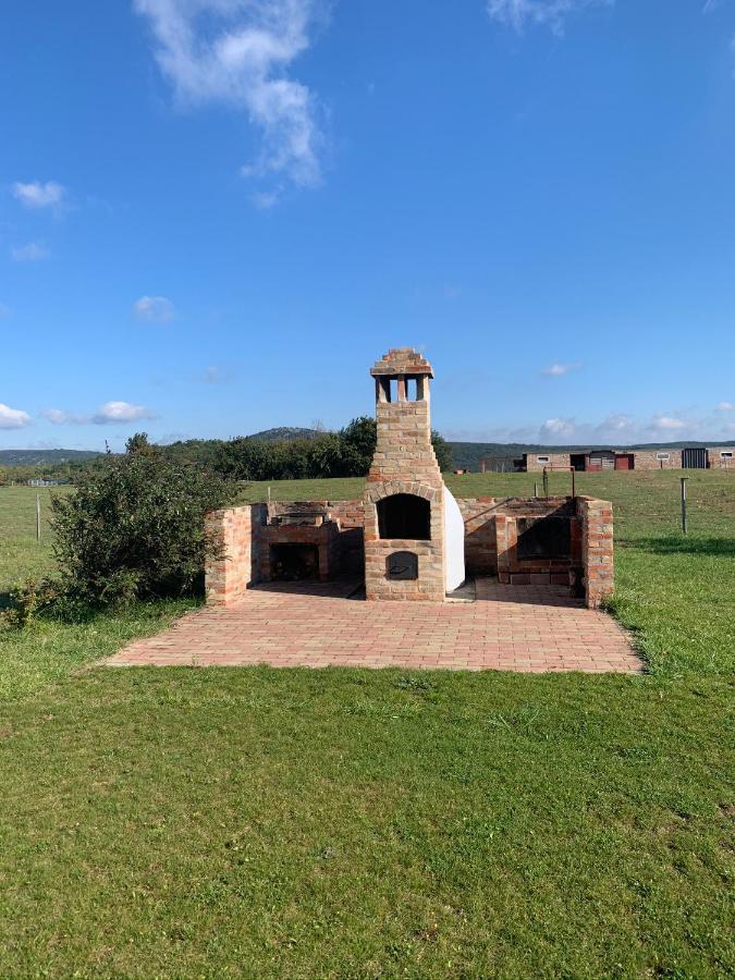 Oeregtoelgy Vendeghaz Villa Szár Екстериор снимка