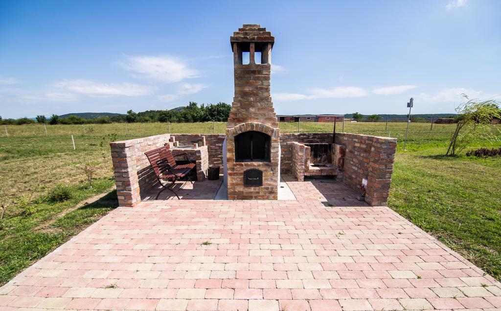 Oeregtoelgy Vendeghaz Villa Szár Екстериор снимка